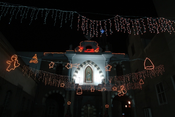 Christmas in Syria. PHOTO: Charles Roffey, shared on Flickr under CC BY-NC-SA 2.0